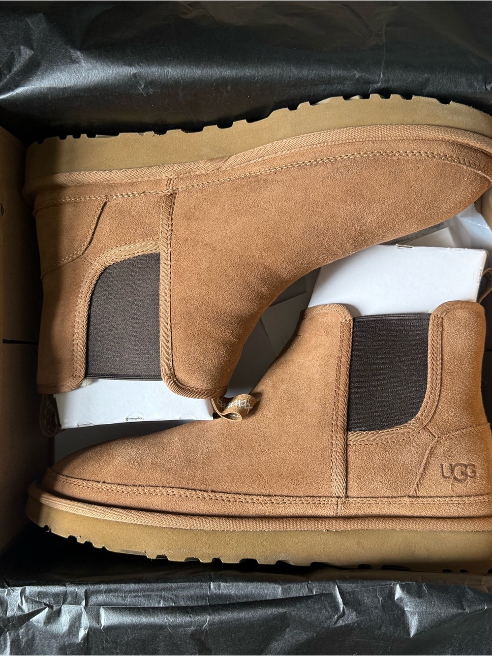 UGG Chestnut Suede Chelsea Classic Boot